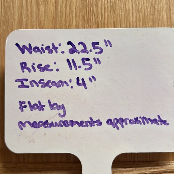 Torrid Plus Size Mid-Rise Mid Shorts Plus Size Black Raw Edges 24 - Picture 8 of 8